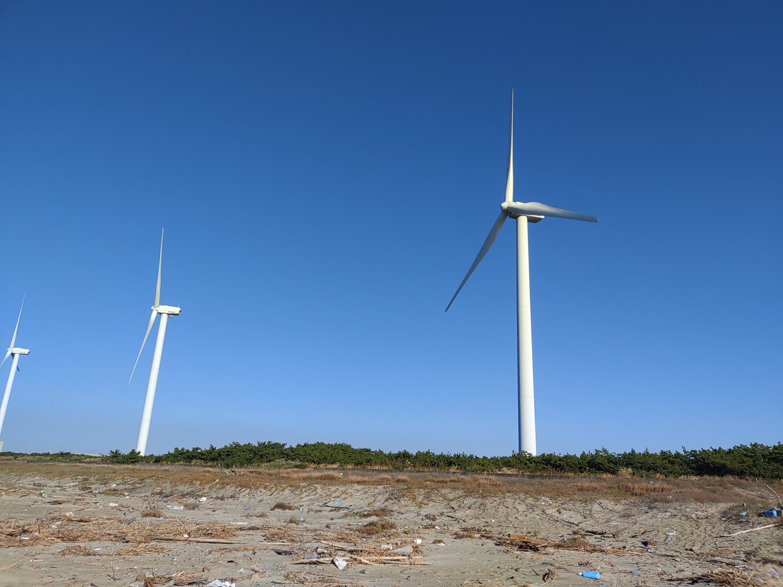 西の浜の風力発電風車